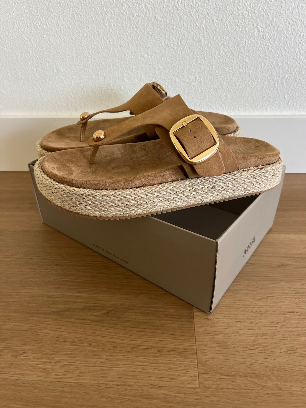 NEW MIA Tan Brown Platform Sandals Women's 9.5